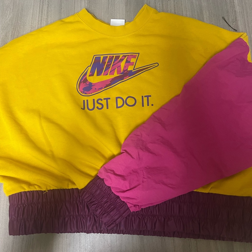 Women's Nike Sportswear Colorblock Fleece Oversized Crew Neck Sweatshirt